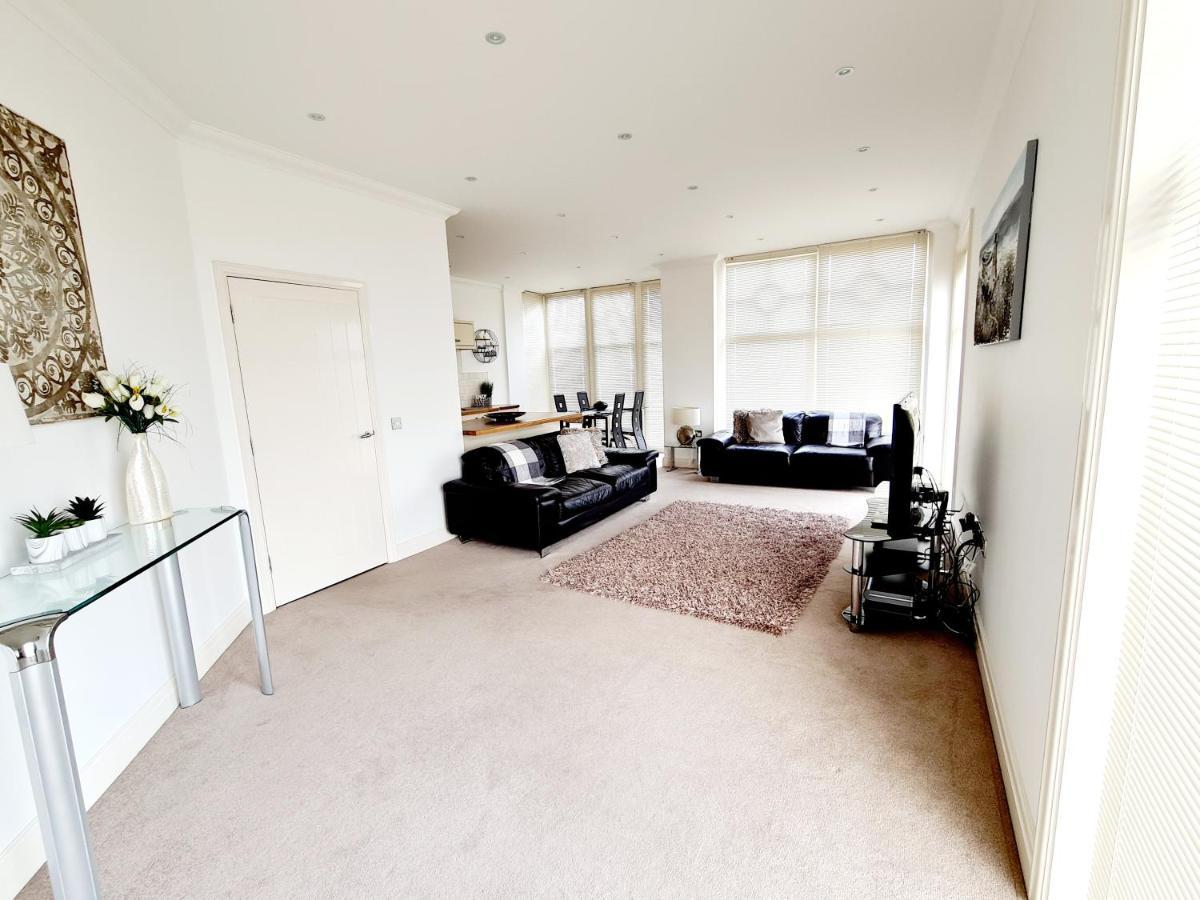 Seas The Day - Beachfront Apartment - Sleeps 4 Ramsgate Exterior photo